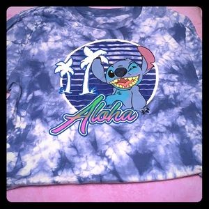 Crop Leo and stitch shirt